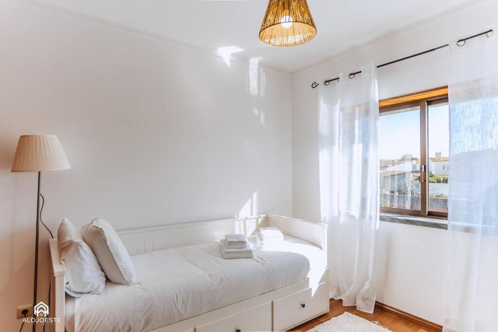 Casa Do Patio - 3 Bedrooms, Ponte Rol Torres Vedras Esterno foto