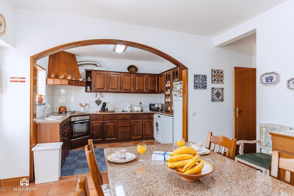 Casa Do Patio - 3 Bedrooms, Ponte Rol Torres Vedras Esterno foto