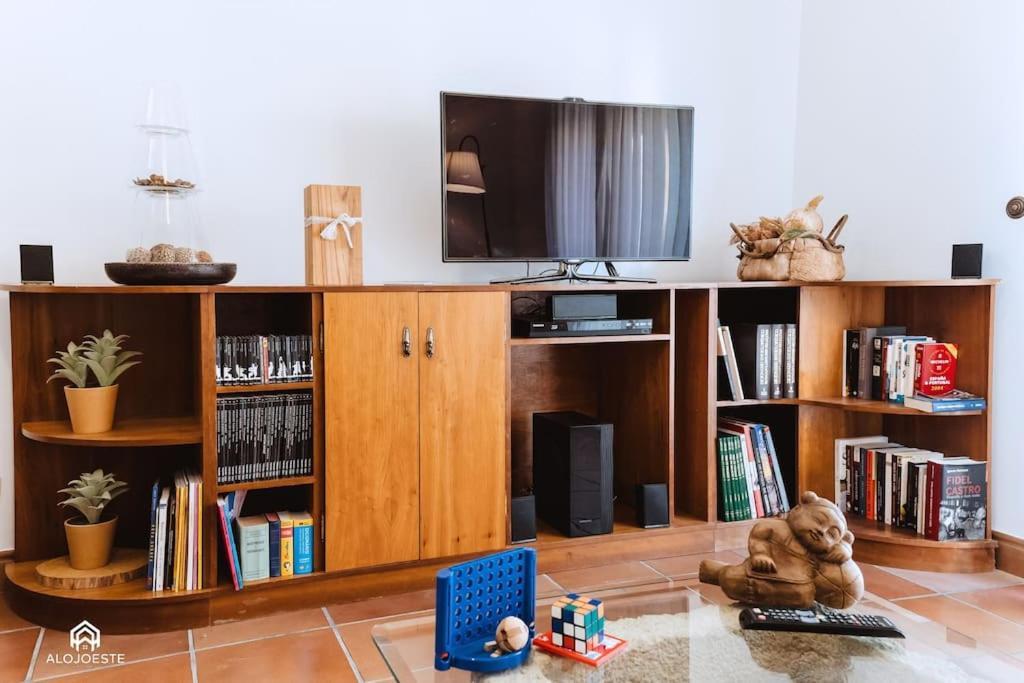 Casa Do Patio - 3 Bedrooms, Ponte Rol Torres Vedras Esterno foto