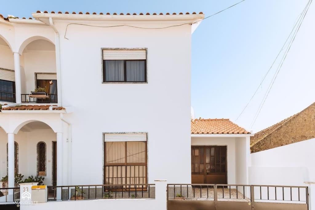 Casa Do Patio - 3 Bedrooms, Ponte Rol Torres Vedras Esterno foto